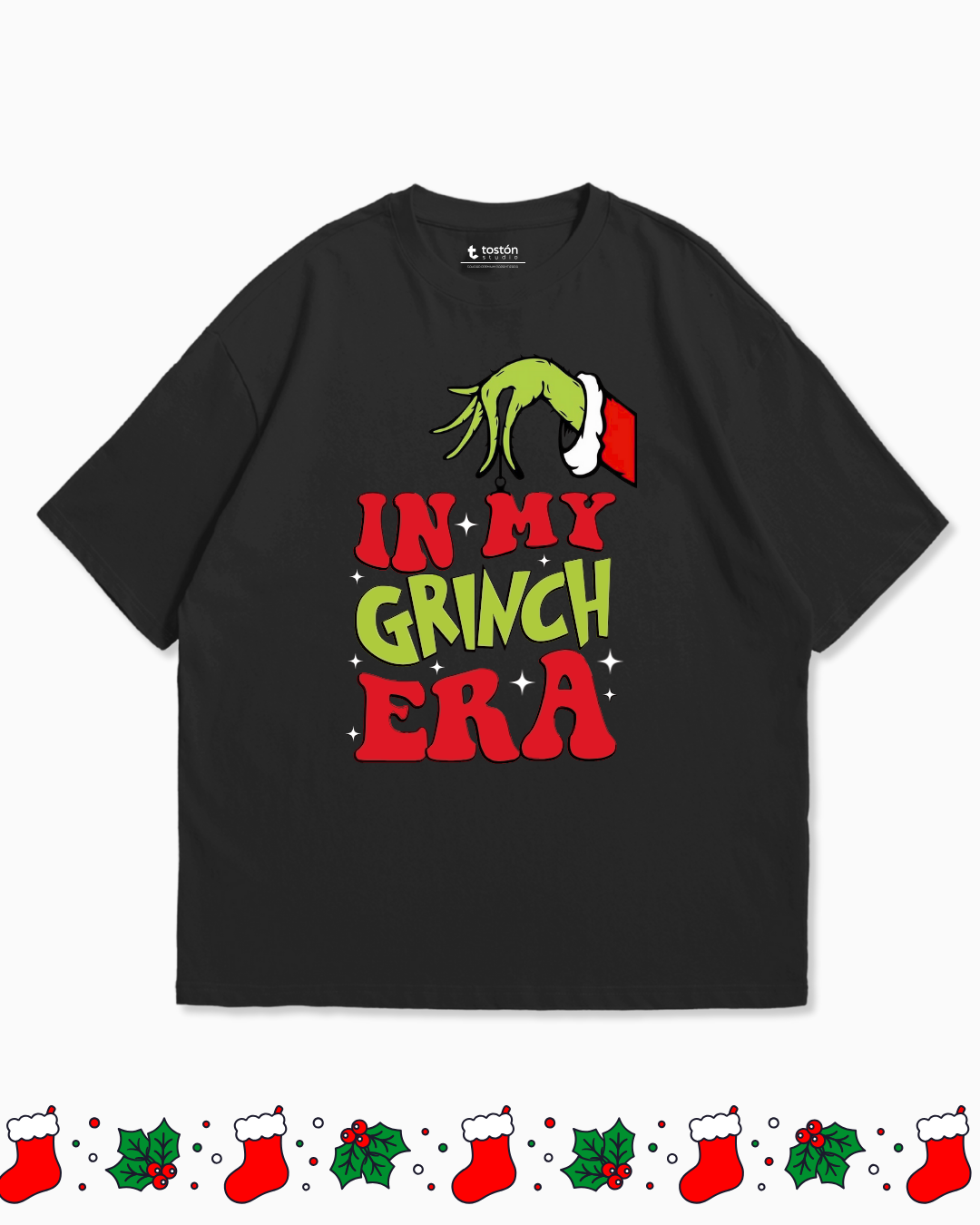 Remera | Oversize | Buzo – Remera «In My Grinch Era» – Edición Navideña