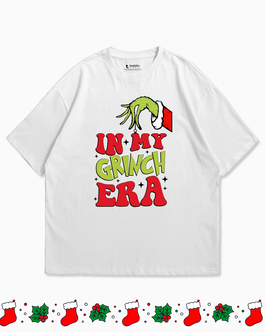 Remera | Oversize | Buzo – Remera «In My Grinch Era» – Edición Navideña